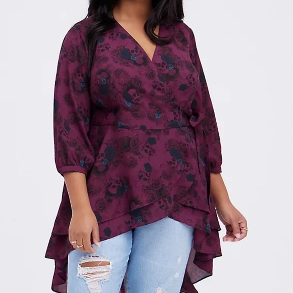 Torrid Wrap Tunic Burgundy Floral/Skull Georgette Size 1 - Picture 9 of 9